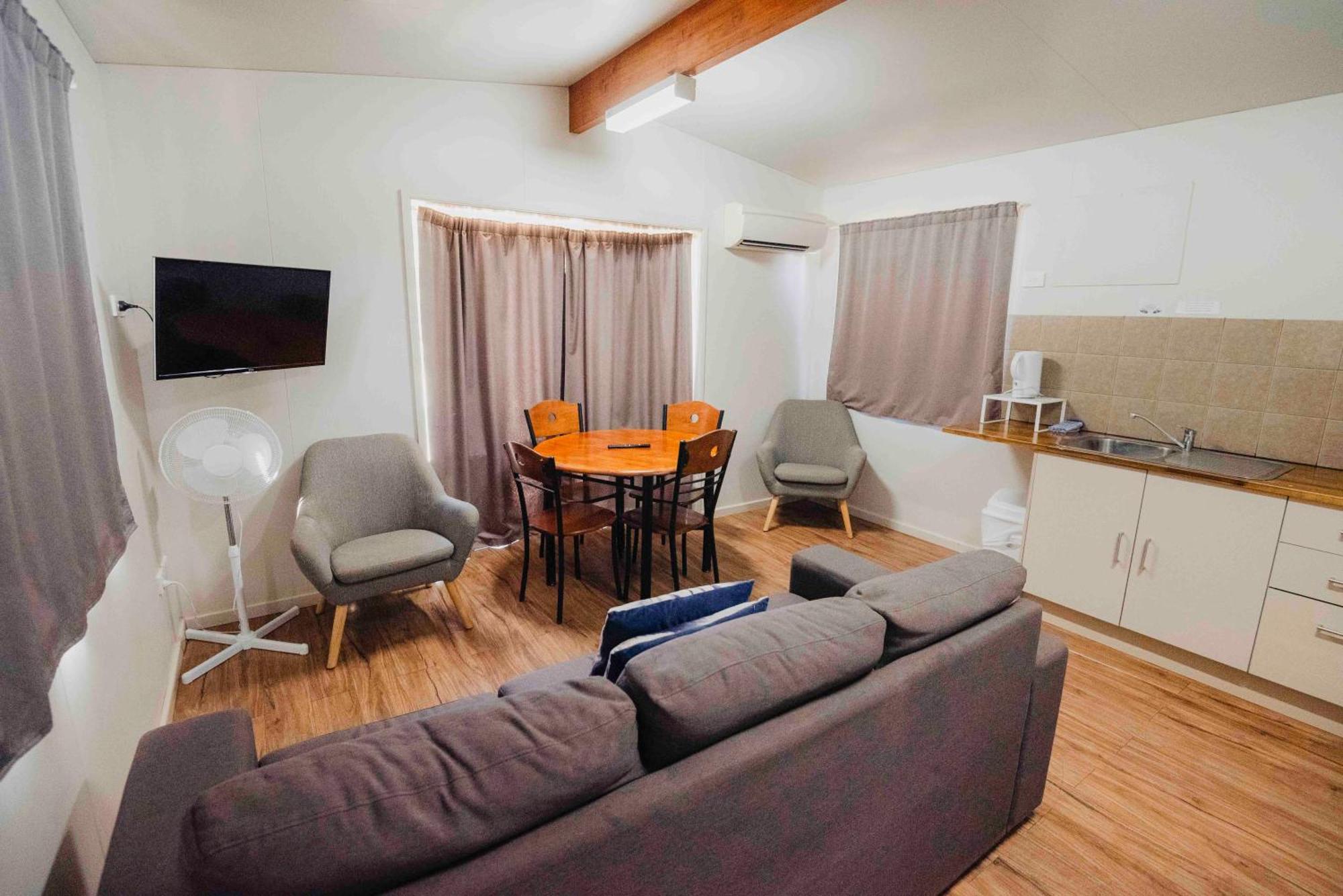 Capricorn Holiday Park Carnarvon Exterior photo