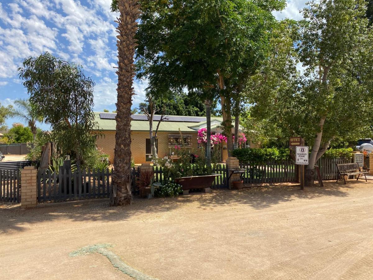 Capricorn Holiday Park Carnarvon Exterior photo