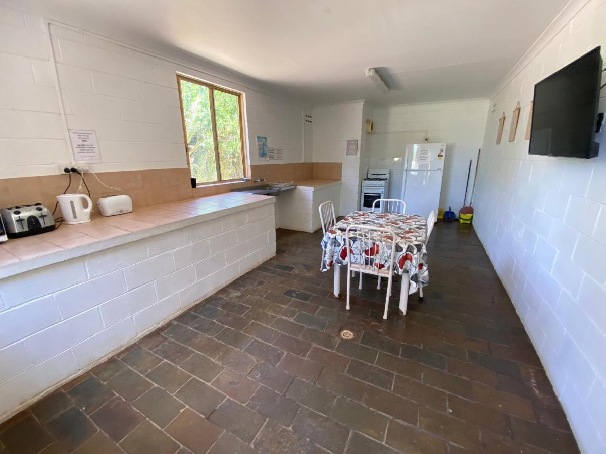 Capricorn Holiday Park Carnarvon Exterior photo