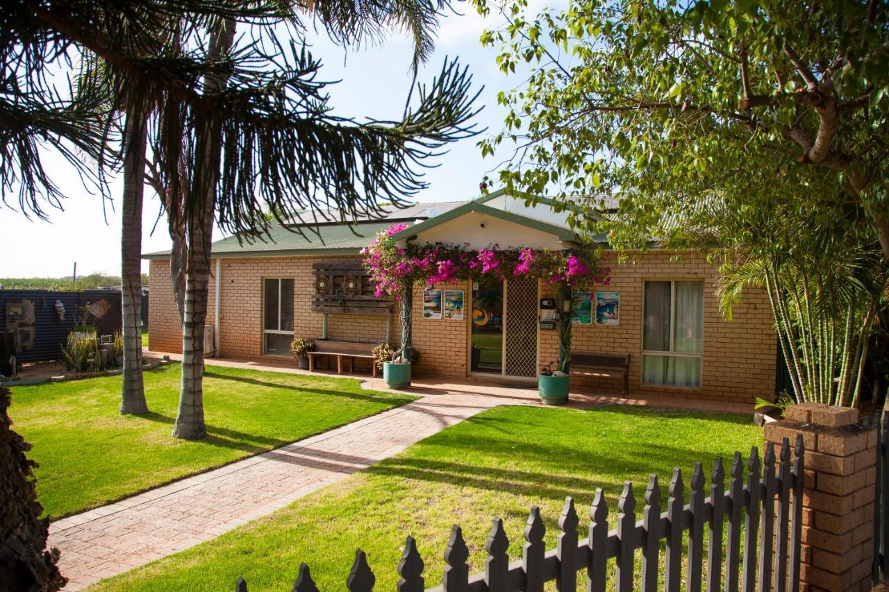 Capricorn Holiday Park Carnarvon Exterior photo